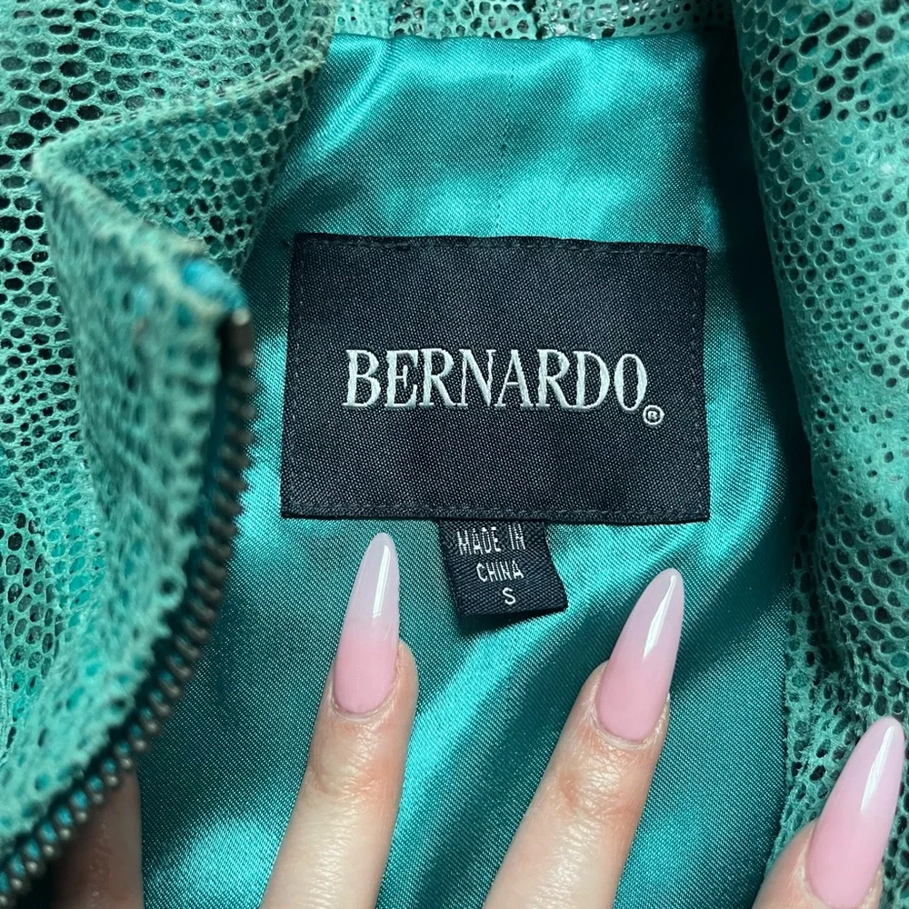 SOLD‼️BERNARDO GENUINE LEATHER JACKET BLUE PYTHON SNAKE PRINT POCKETS SILK - Picture 4 of 9